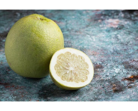 Pomelo: co to za owoc i czym jest zdrowy