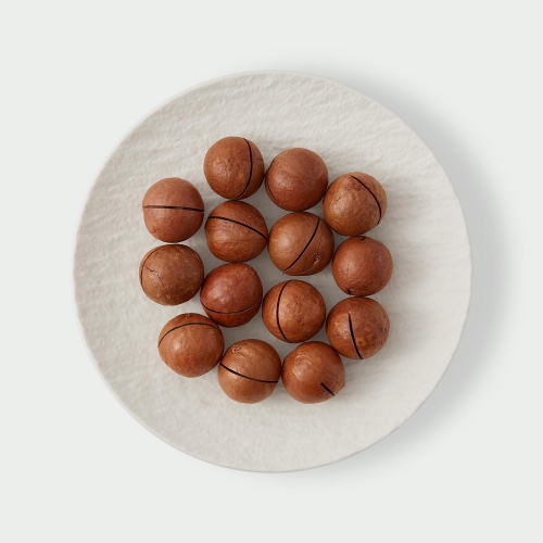 Orzechy macadamia w skorupie