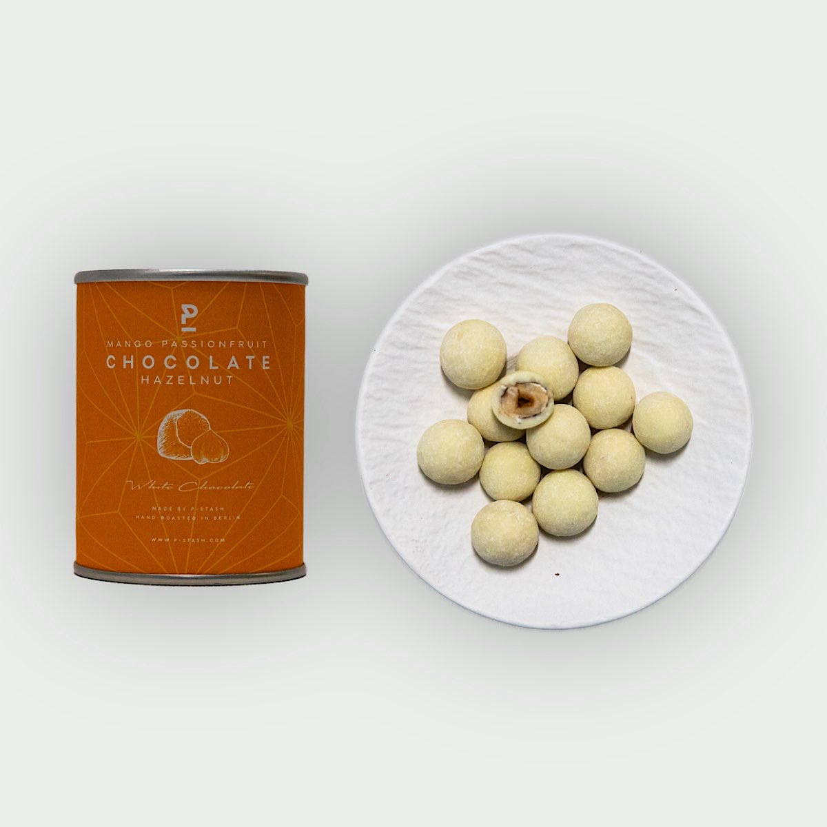 Orzechy laskowe w białej czekoladzie o smaku mango i marakui